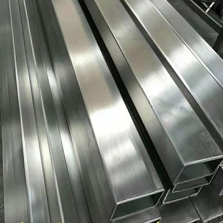 Thép hộp mạ kẽm 25x50x1.4mm 